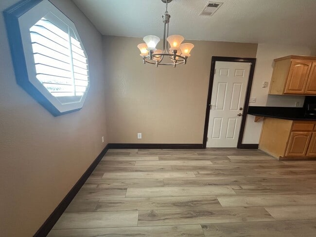 Building Photo - Spacious 4bed 2bath home in Elverta!