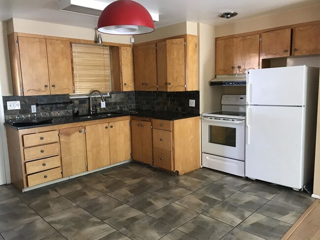 Building Photo - 1225 Zenith Ave