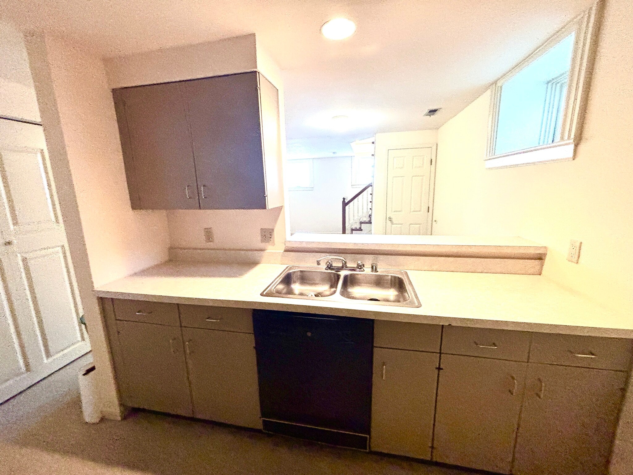Kitchen with dishwasher - 2325 S 10th St