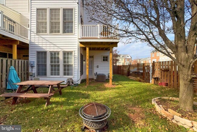 Building Photo - 6913 Stanwick Square
