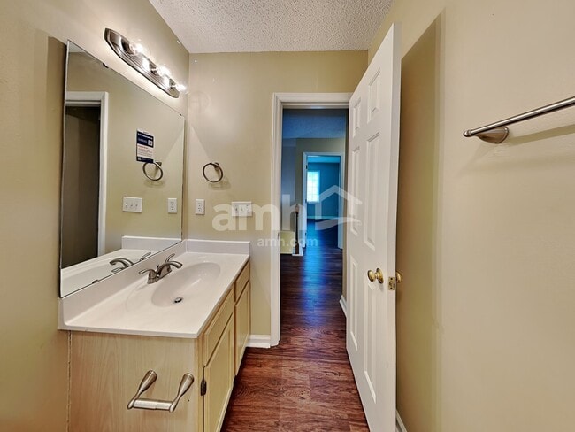 Building Photo - 3100 Twatchman Dr