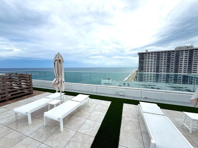Building Photo - 4020 Galt Ocean Dr