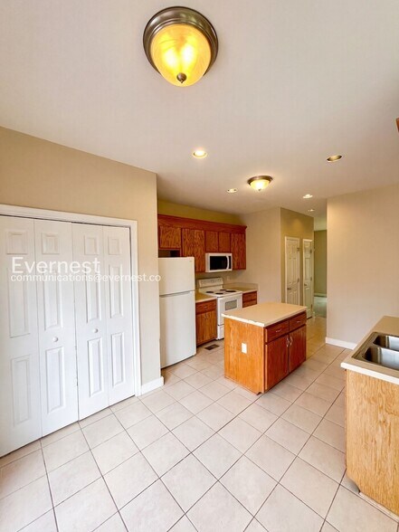 Building Photo - 1713 Jacquelin St