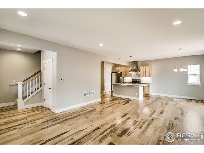 Building Photo - 4 Bedroom Townhome Available in Early Sept...