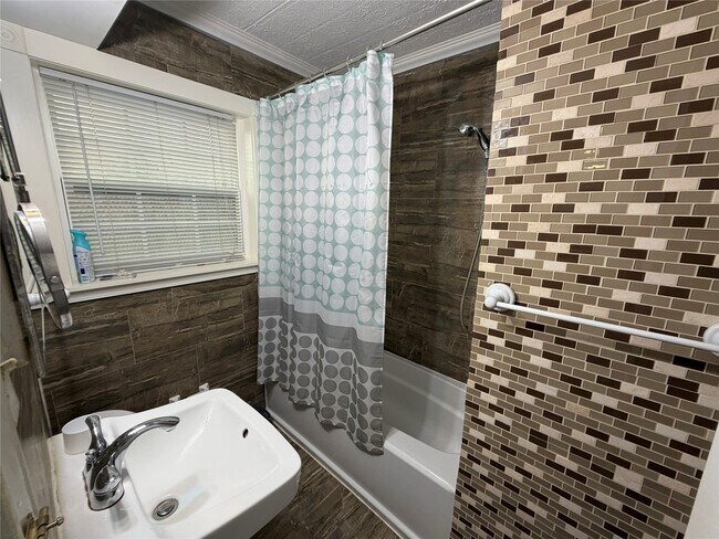 Building Photo - 1109 Autrey St