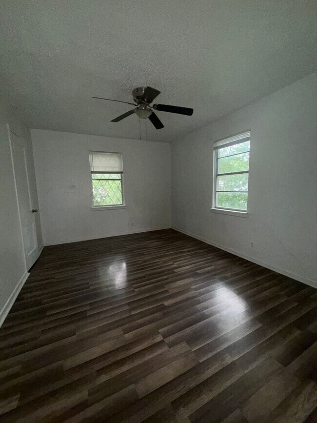 Building Photo - Cozy 3 bedroom house