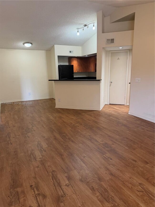 Building Photo - 12950 Vista Isles Dr