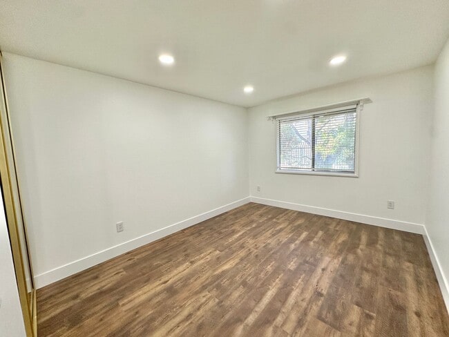 Building Photo - Remodeled  2 Bedroom Condo Near SDSU!!