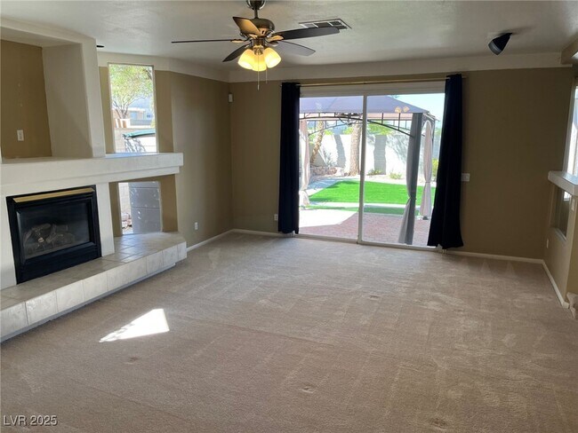 Building Photo - 8640 Castle Hill Ave