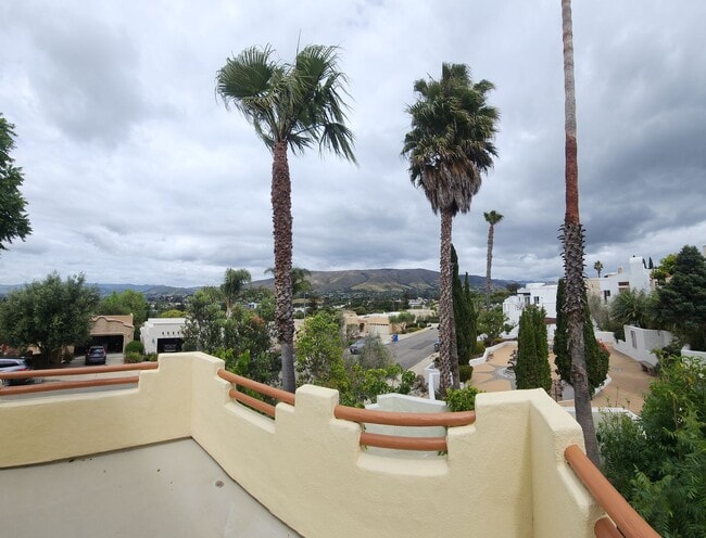Building Photo - Contemporary Beautiful Spacious 4 bed 3 bath home