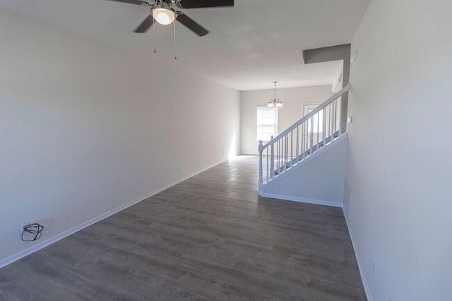 Building Photo - 5000 Derby Ridge Dr