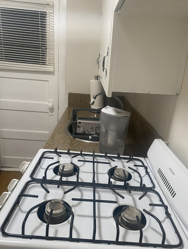 Kitchen Stove and Sink - 3863 Fairfax Rd