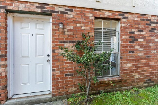 Building Photo - 55 Brandon Hall Dr