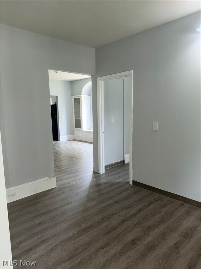 Building Photo - 11721 Hamlen Ave