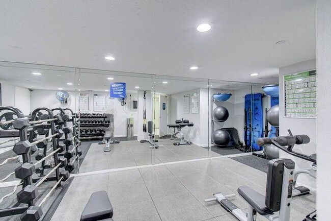 Building Photo - 3221 S Ocean Blvd