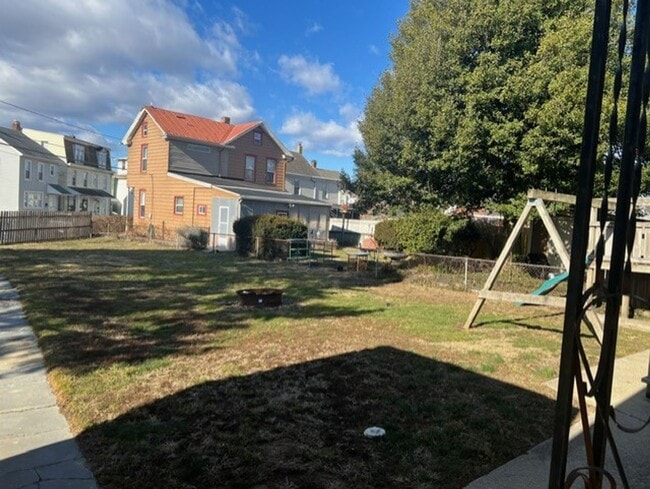 Building Photo - 127-129 N Catherine St