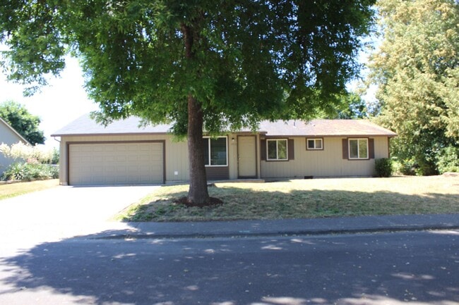 Primary Photo - 4 bedroom 2 bath house