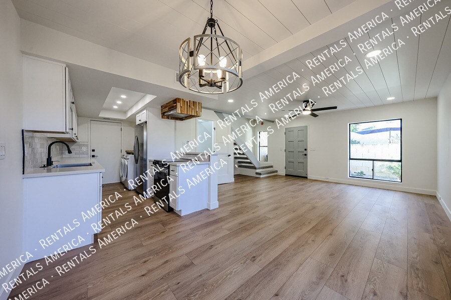 Building Photo - 8821 S 48th St