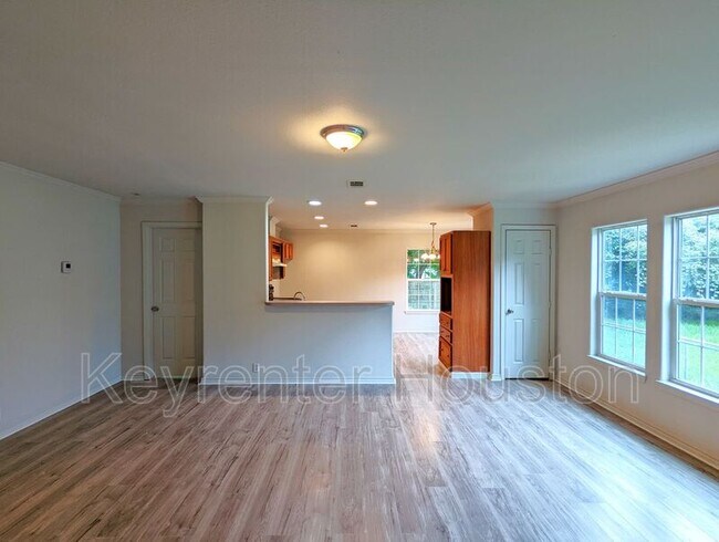 Building Photo - 829 Marjorie St