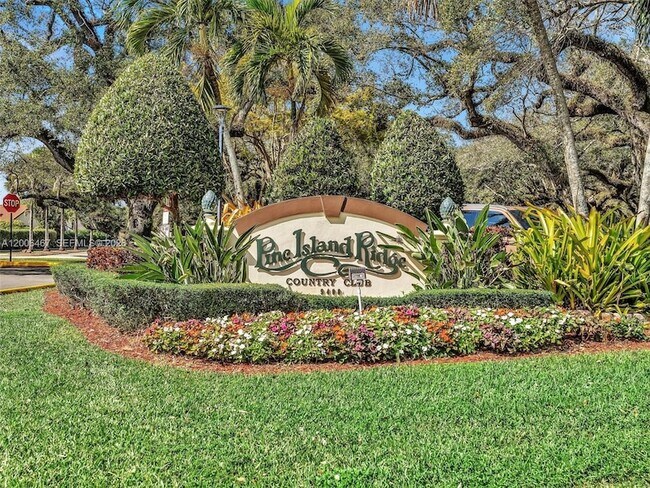 Building Photo - 9340 Lagoon Pl