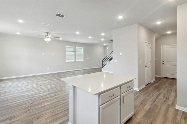 Building Photo - 6158 Marsh Ln