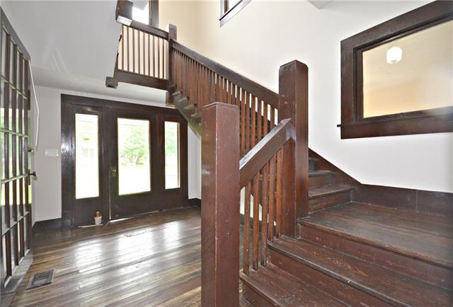 Building Photo - 1402 E Chaffin St