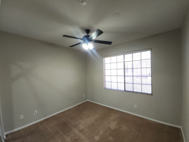 Building Photo - Immaculate Two Story Townhouse style Condo in Summerlin.