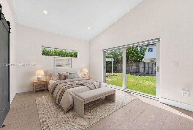 Building Photo - 1126 NE 16th Ct