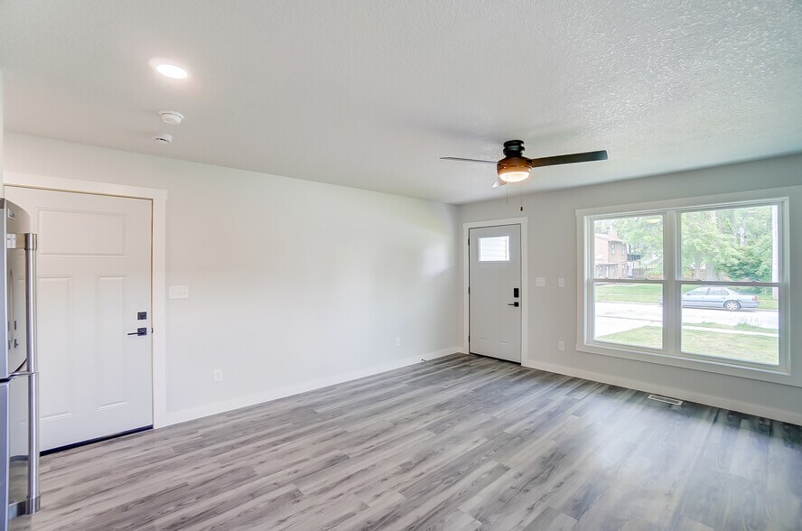 Building Photo - 3011 Cletus Pky