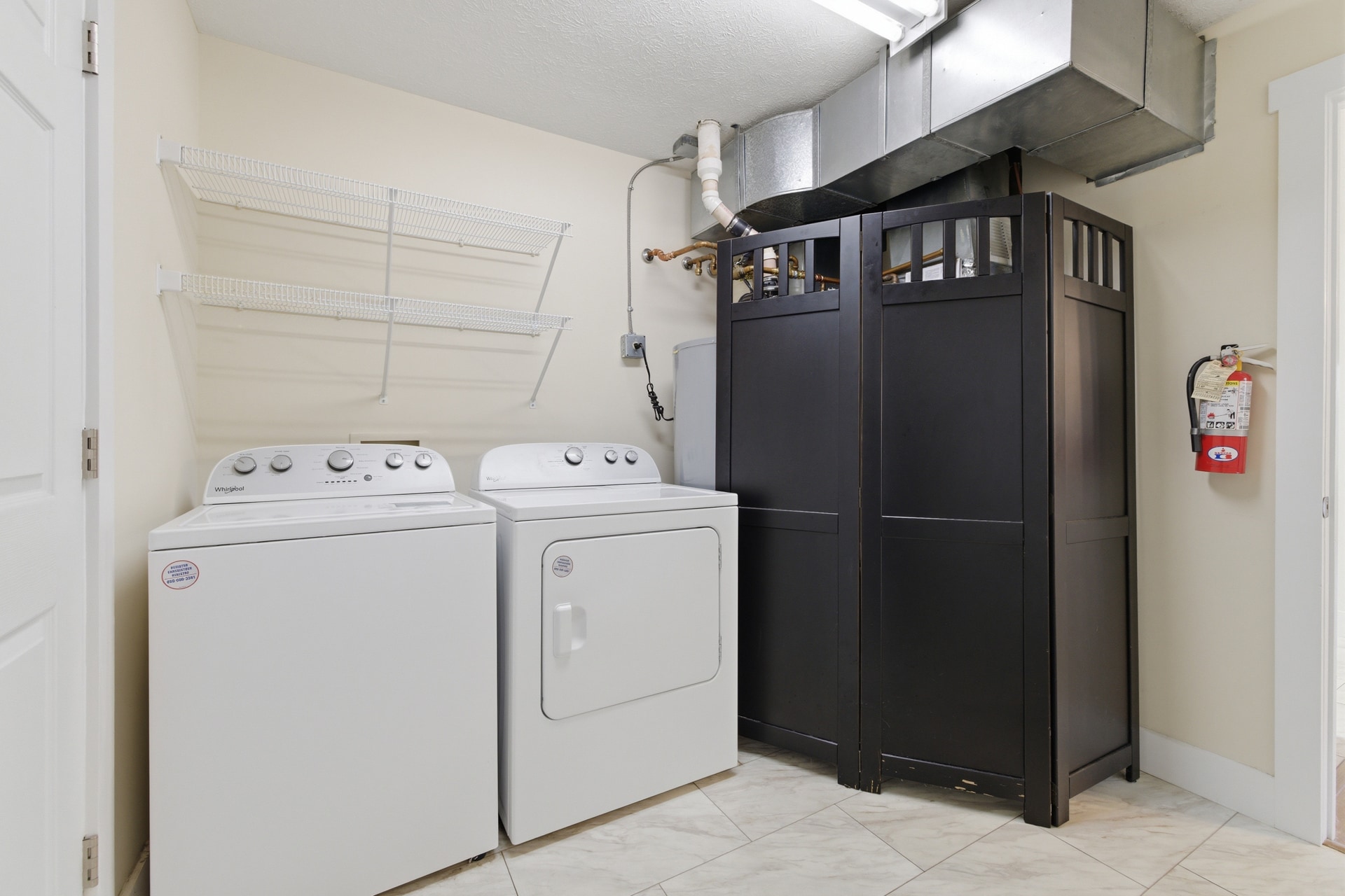 Building Photo - 1921 Ty Way Xing