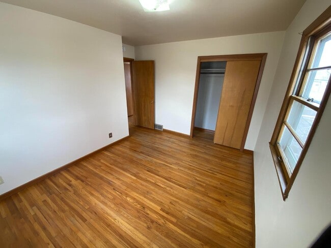 Building Photo - 912 N Kiwanis Ave