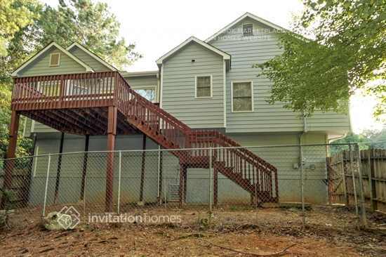 Building Photo - 686 Holland Rd