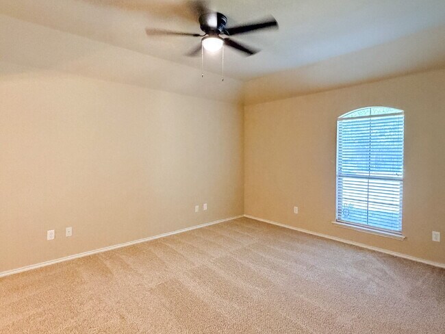 Building Photo - 3 bed, 2 Bath Home in North Fort Worth
