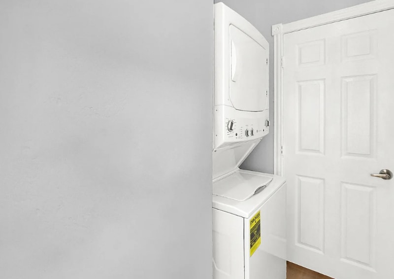 Building Photo - 523 Windsor St