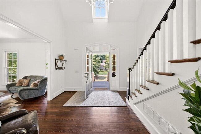 Building Photo - 3669 Cochise Dr SE