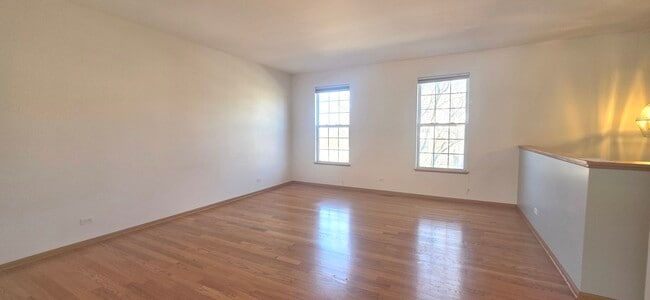 Building Photo - 212 Willow Blvd