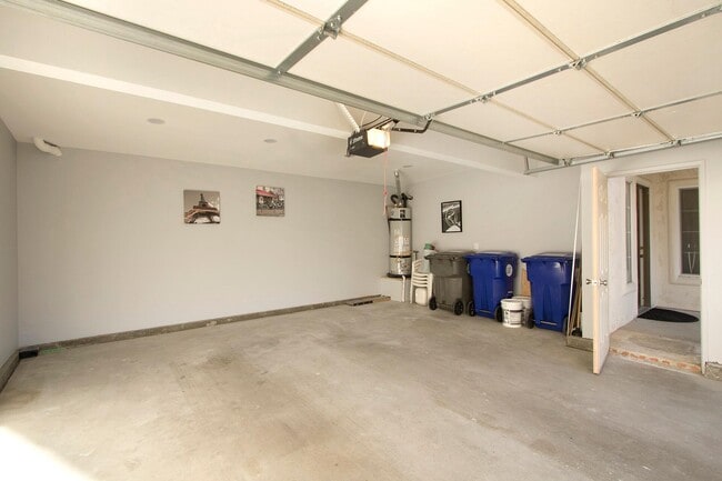 Building Photo - 164 Desert Falls Dr E