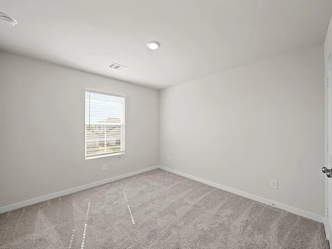 Building Photo - 17235 King Eider Rd