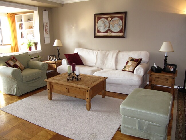 Building Photo - 2 Hawthorne Pl