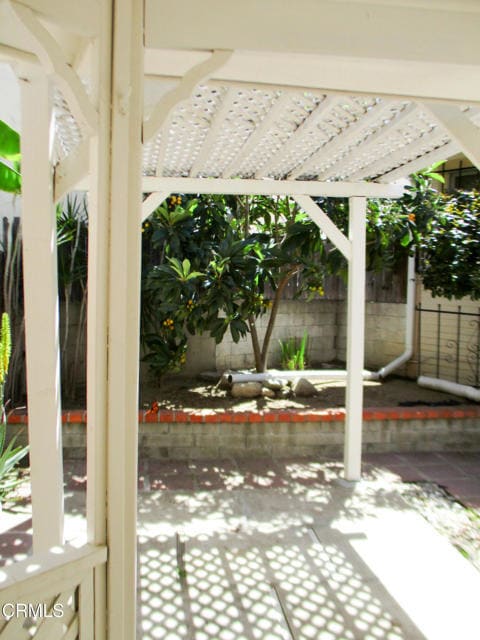 Building Photo - 1807 E Glenoaks Blvd