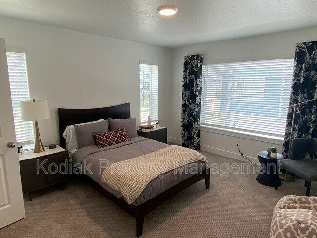 Building Photo - 1133 N 1920 W