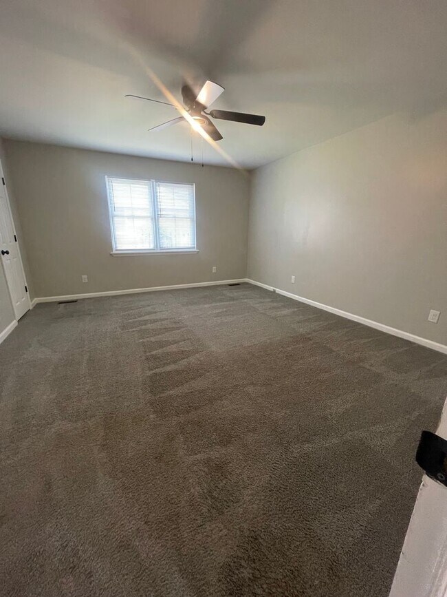 Building Photo - Available now in Amelia Landing Subdivision !!