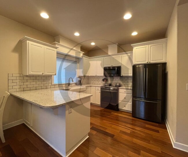 Building Photo - WINTER MOVE-IN SPECIAL: Take $600 OFF your first full month’s rent!