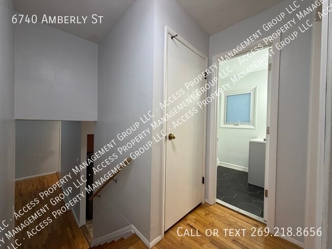 Building Photo - 6740 Amberly St