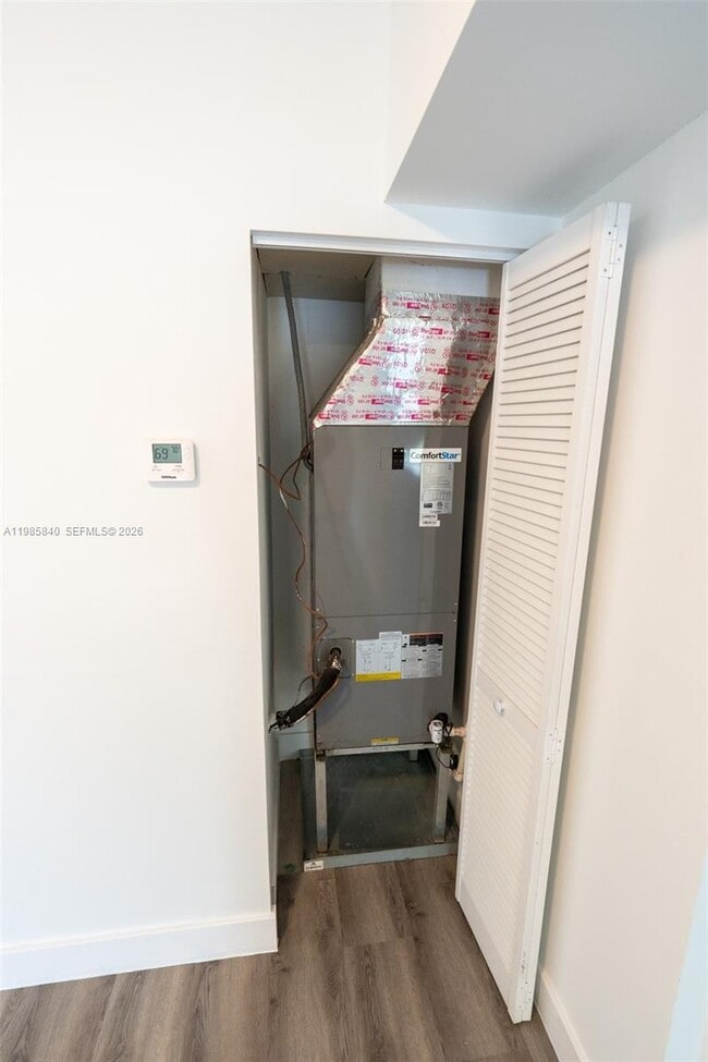 Building Photo - 618 NE 21st Ave