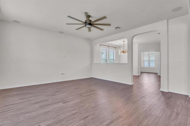 Building Photo - 3894 Bentwood Way