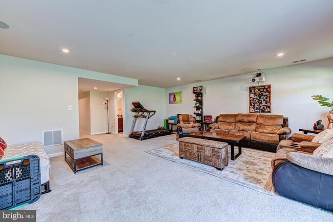 Building Photo - 157 Mulberry Dr