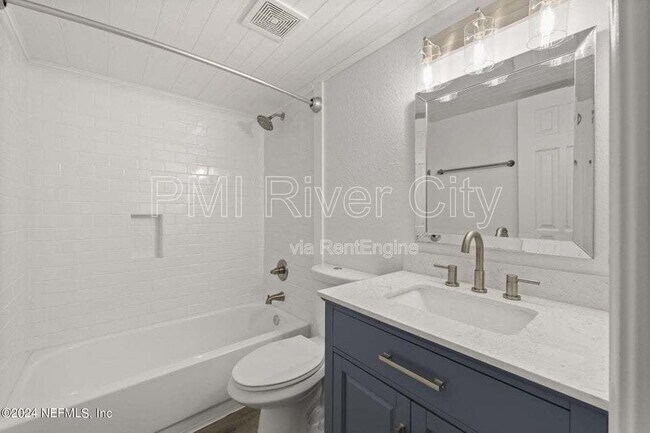 Building Photo - 908 Shoreline Cir