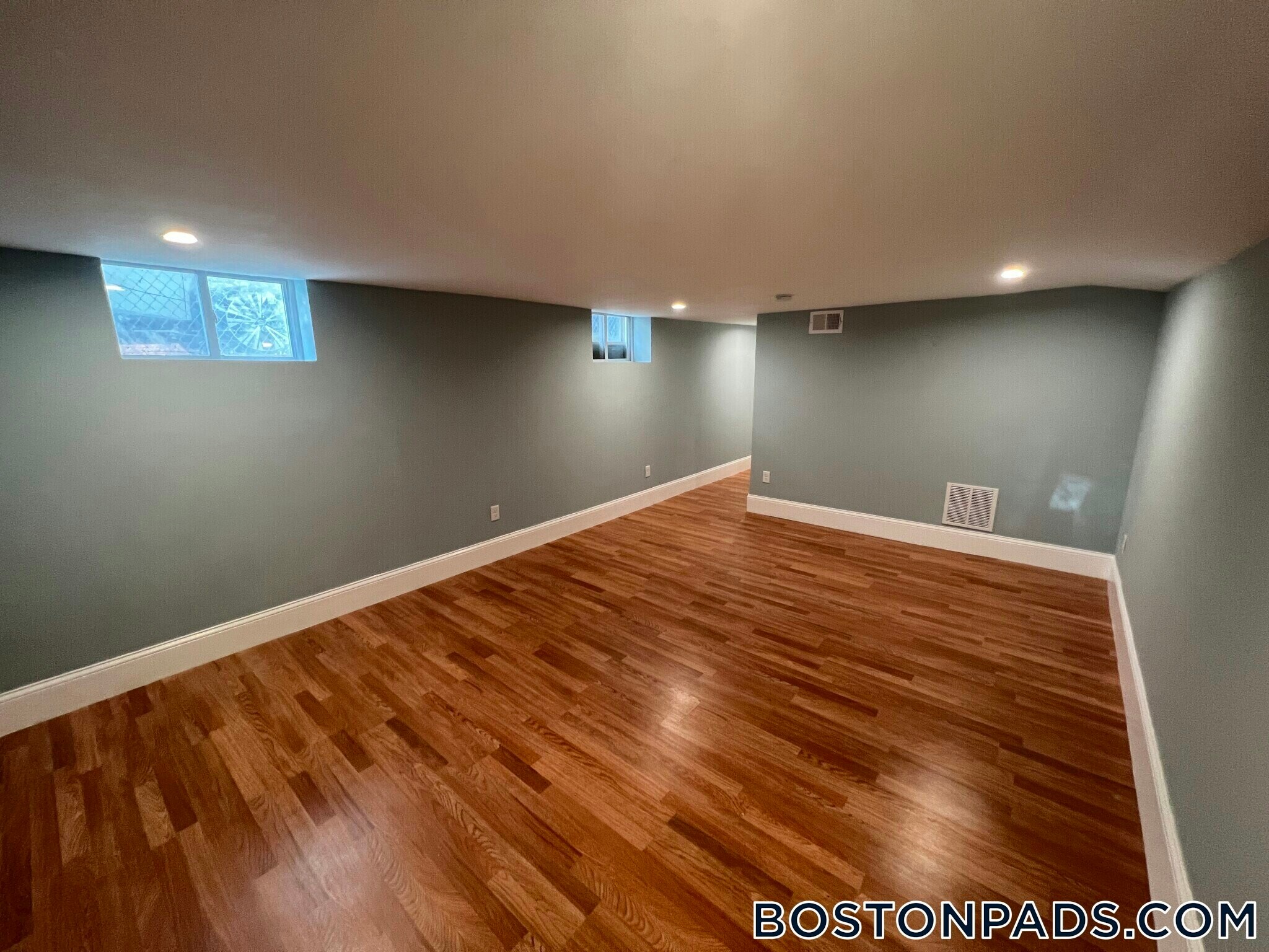 Building Photo - 33 Hancock St