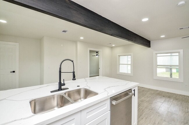 Building Photo - 7424 Stanwick Dr